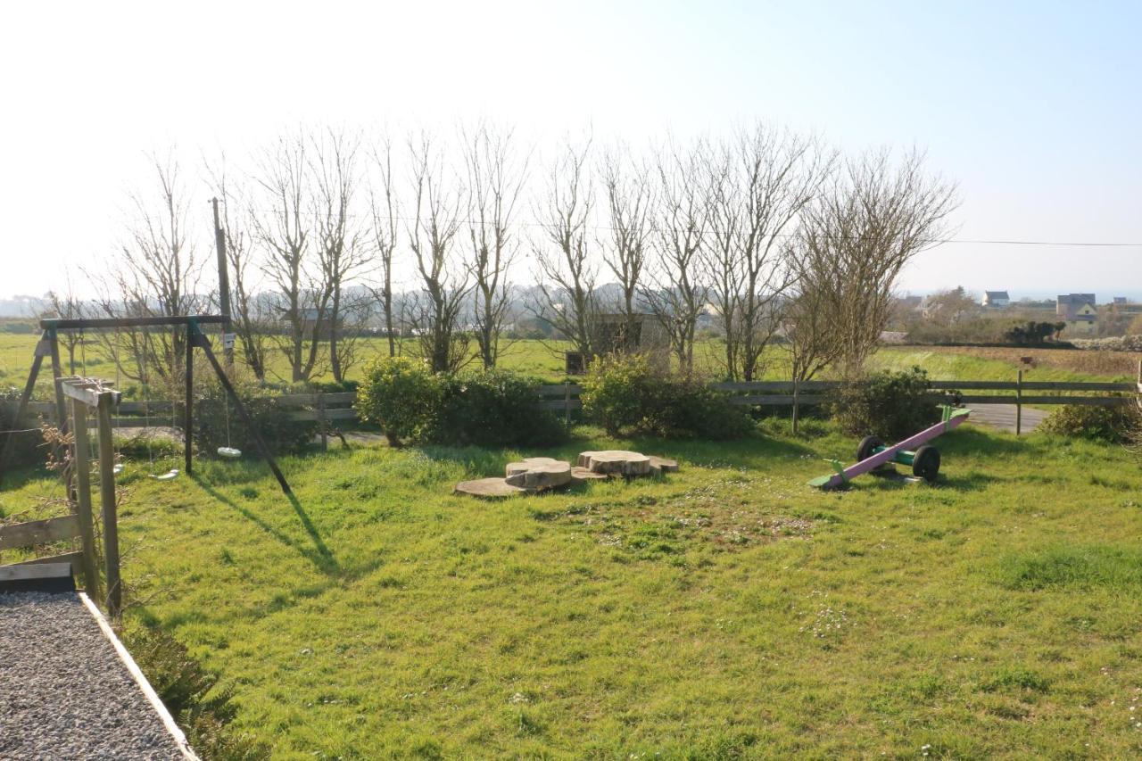 Les Gites Aux Volets Roses Landunvez Zewnętrze zdjęcie